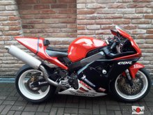 Motocykel Honda CBR 900 RR model 929
