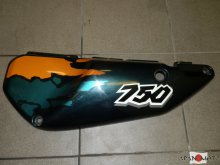 Ľavý bočný kryt podsedlový na Honda XRV 750 Africa Twin